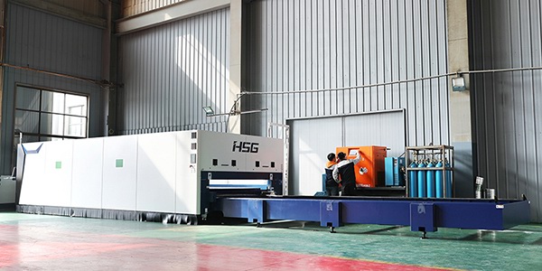 前迅新工厂激光切割、钣金折弯等设备移机安装调试完毕，投入生产