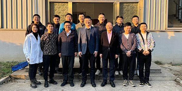 “纸上得来终觉浅，绝知此事要躬行。”，苏州前迅牵手躬行，与爱同行！