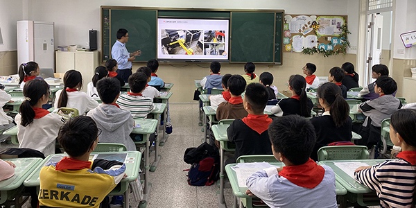 点燃科技梦想，培育创新志向——苏州前迅工业机器人应用科普进校园活动