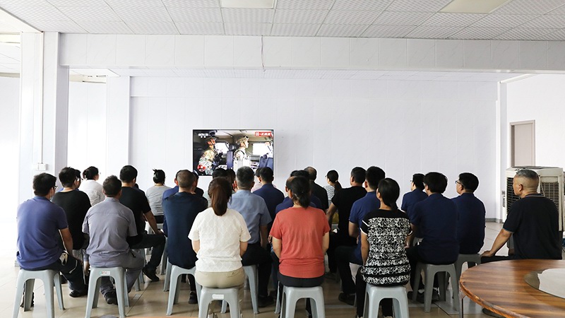 前迅公司组织员工集中观看纪念中国人民抗日战争暨世界反法西斯战争胜利80周年大会直播7