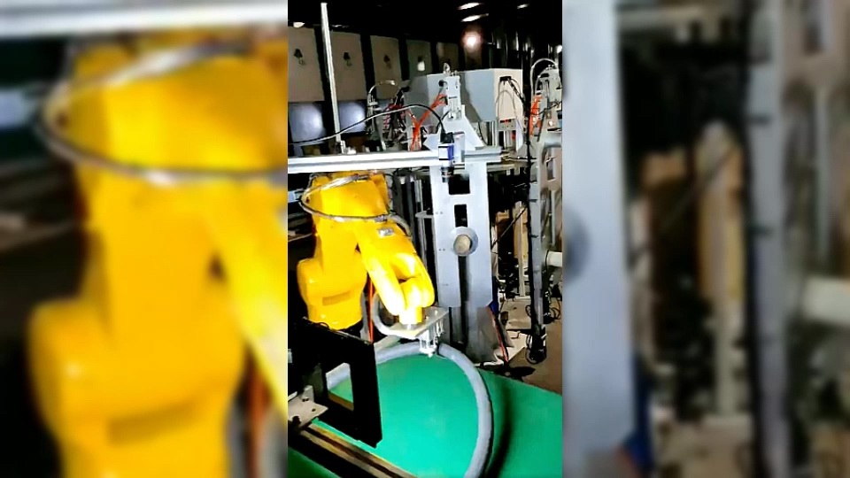 AIR7-920、AIR10-1420协作上下料检测自行车胎